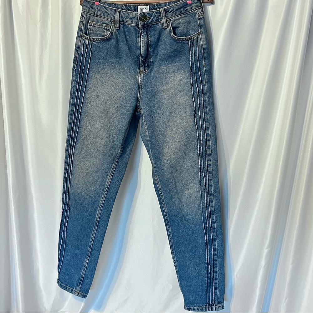 30W BDG Mom Jeans